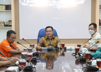 Buruh Diskusikan Masalah Ketenagakerjaan di Gedung Berlian
