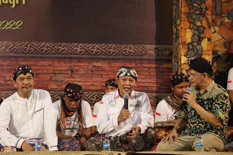 MEDIA TRADISIONAL: Kudus, Dibangun dari Empat Budaya
