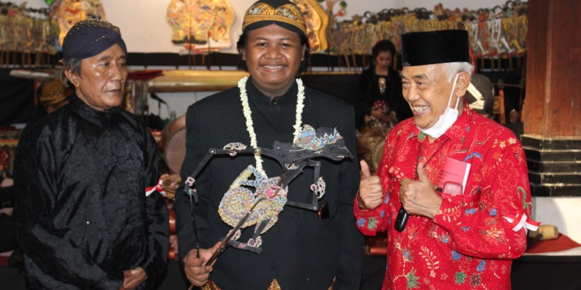 MEDIA TRADISIONAL: Soetjipto Berpesan Jaga dan Rawat Pancasila