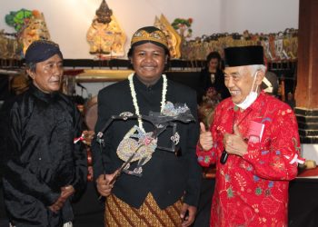 MEDIA TRADISIONAL: Soetjipto Berpesan Jaga dan Rawat Pancasila