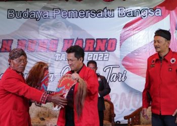 MEDIA TRADISIONAL: Budaya Pemersatu Bangsa