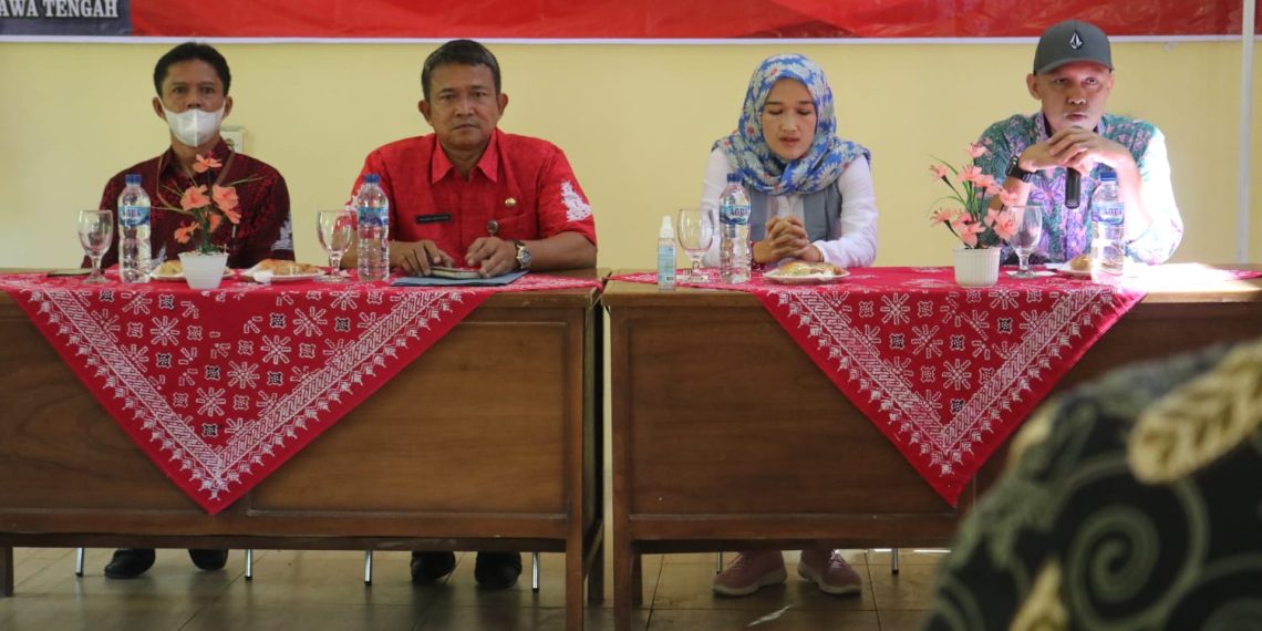 SOSIALISASI NON-PERDA: Pemerintah Jaga Stok dan Harga Kepokmas di Pasar Tradisional