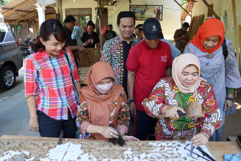 Industri Ukir Jepara Butuh Semangat Kaum Muda