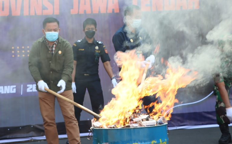 Sukirman Minta Pemerintah Permudah Penerbitan Izin Cukai Rokok