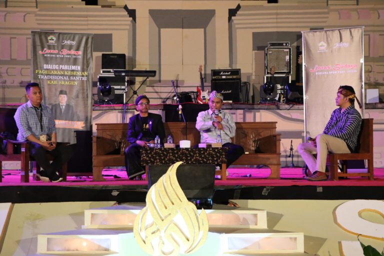 MEDIA TRADISIONAL: Ilmu Agama & Seni Budaya Harus Selaras