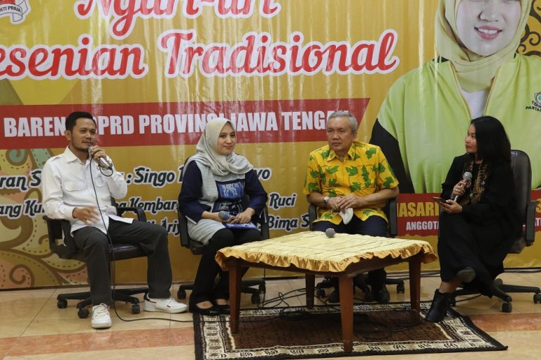 MEDIA TRADISIONAL: Blora Tumbuh Subur Seni Barongan