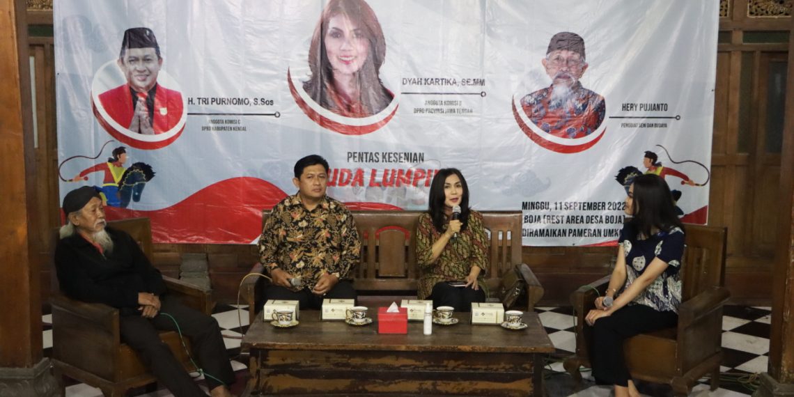 MEDIA TRADISIONAL: Kesenian Kuda Lumping di Kendal Jangan Hilang
