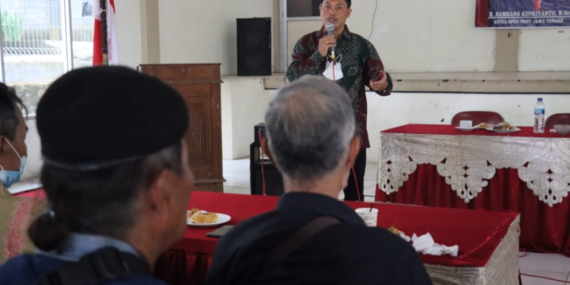 SOSIALISASI NON PERDA: Memanfaatkan Media Sosial dalam Usaha Ekonomi