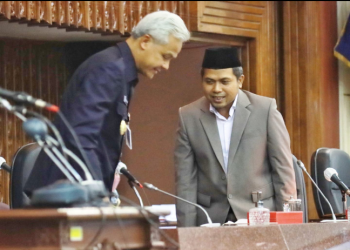 RAPAT PARIPURNA: Raperda Perubahan APBD 2022