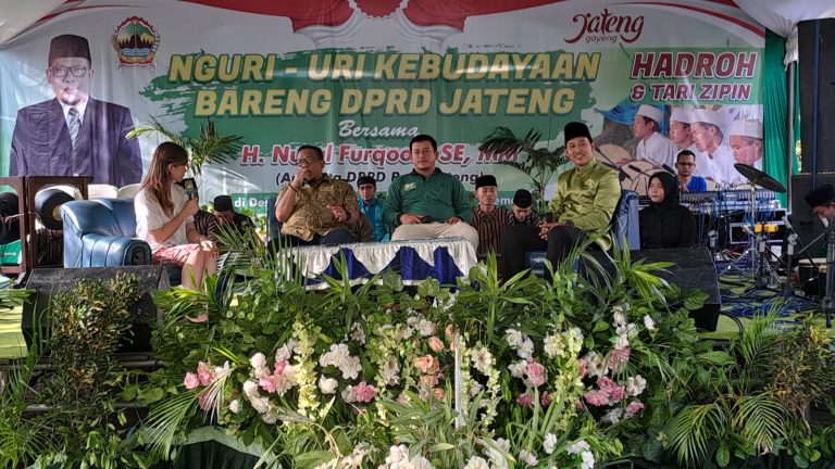 MEDIA TRADISIONAL: Hadrah Berkembang Pesat di Bumi Wali