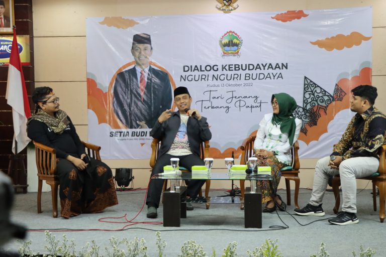 MEDIA TRADISIONAL: Kesenian Tradisional di Kudus Harus Dibangkitkan