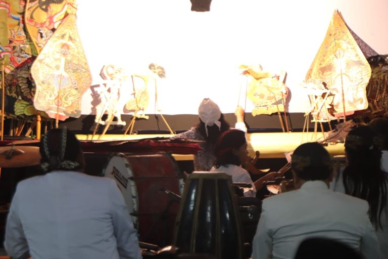 MEDIA TRADISIONAL: Buat Budaya Lokal Jadi Kekuatan Bangsa