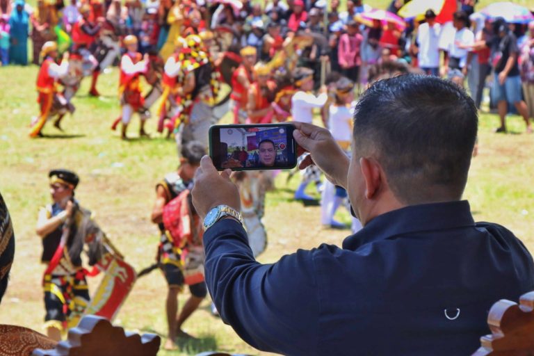 MEDIA TRADISIONAL: Pentingnya Menjaga Seni Tradisional di Era Digital