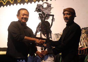 MEDIA TRADISIONAL: Abu Nafi Dorong Dalang Cilik Terus Berkarya