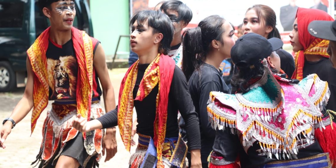 MEDIA TRADISIONAL: Seni Gedruk, Tarian Buto yang Berkembang di Kaliwungu