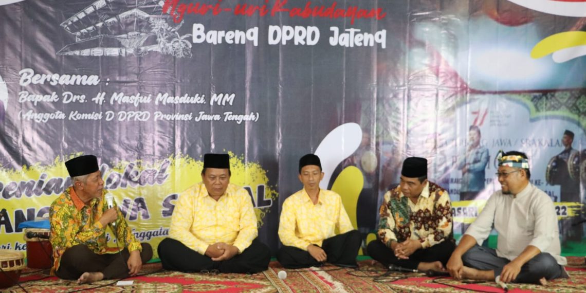 MEDIA TRADISIONAL: Berkesenian Terbang Kencer Tak Berarti Kampungan