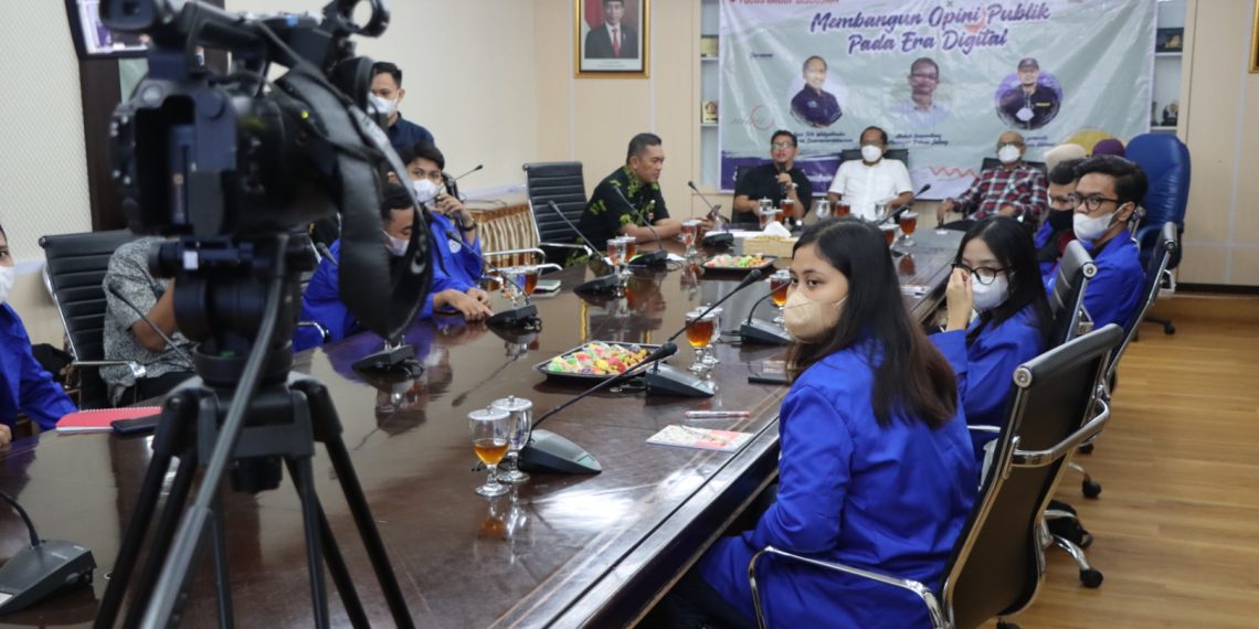 FGD WARTAWAN: Membangun Opini Publik di Era Digital
