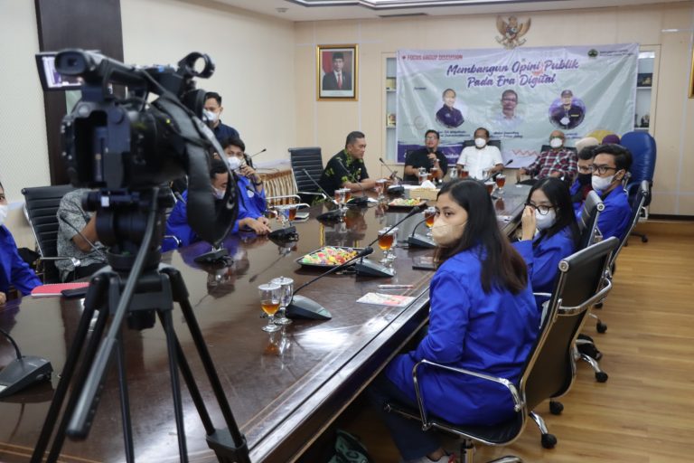 FGD WARTAWAN: Membangun Opini Publik di Era Digital
