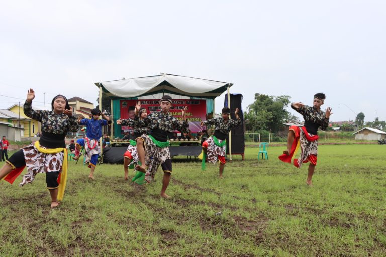 MEDIA TRADISIONAL: Kuda Lumping Khas Kabupaten Tegal Harus Dipertahankan