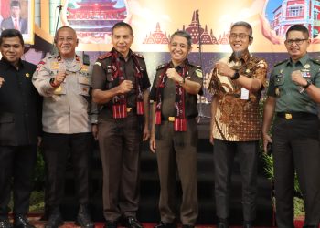 Pimwan Hadiri Pisah Sambut Kajati Jateng