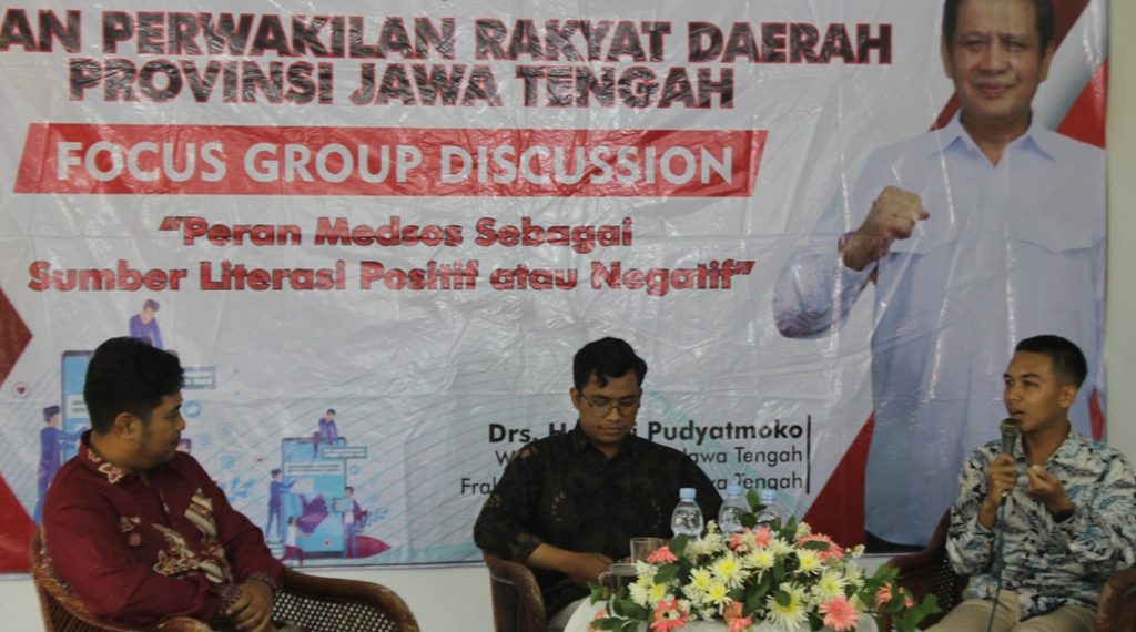 FOCUS GROUP DISCUSSION: Medsos Bisa Bangun Pencitraan Politikus