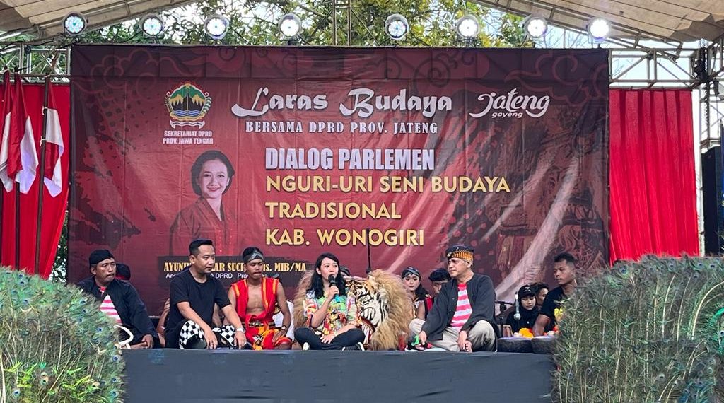 MEDIA TRADISIONAL: “Warok” Wonogiri Langgengkan Kesenian Reog