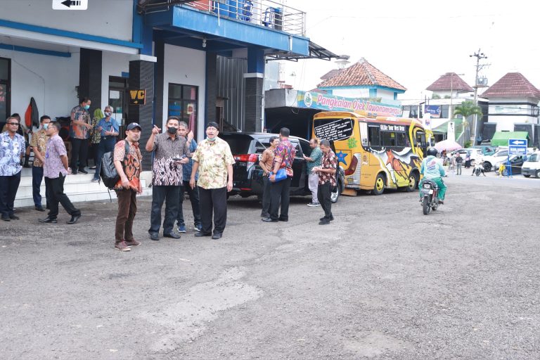 Provinsi dan Pemkab Karanganyar Didorong Selesaikan Aset Terminal Tawangmangu