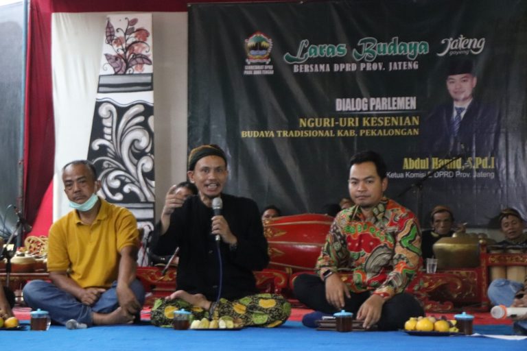 MEDIA TRADISIONAL: Kenalkan Tari Petik Kopi dan Sintren, Khas Kabupaten Pekalongan