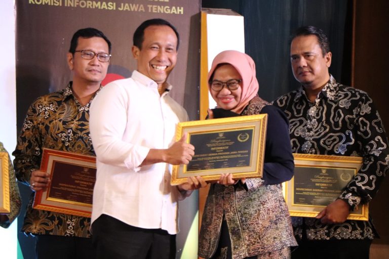 Bravo! Raih KIP Award Kategori SKPD Informatif