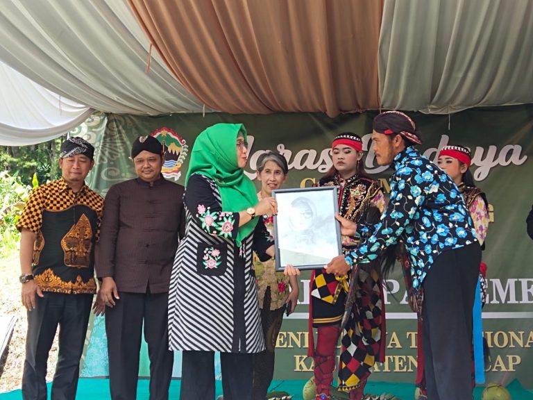MEDIA TRADISIONAL: Saatnya Cilacap Bangkitkan Kesenian Khas Banyumasan