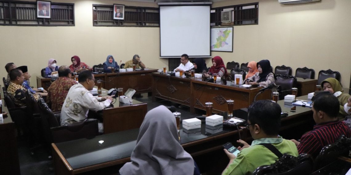 Komisi E Minta Saran Pendapat Penguatan Raperda Penyelenggaraan Ketenagakerjaan