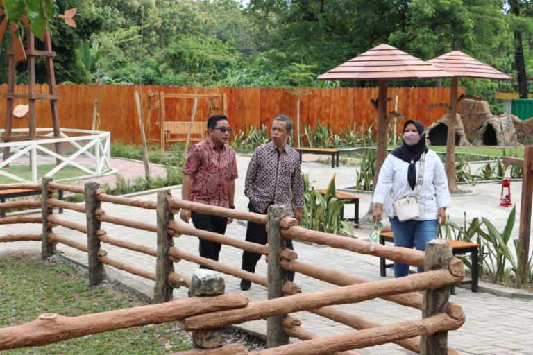 Solo Safari Zoo Dapat Jadi Percontohan Tata Kelola BUMD