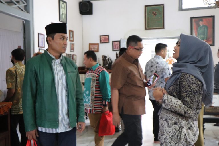 Komisi B Sambangi Istana Gebang Blitar