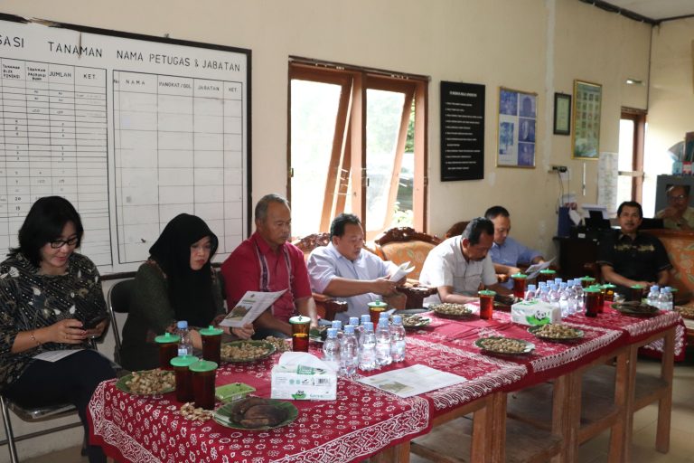 Kebun Benih Masaran Karanganyar Berupaya Kejar Target PAD
