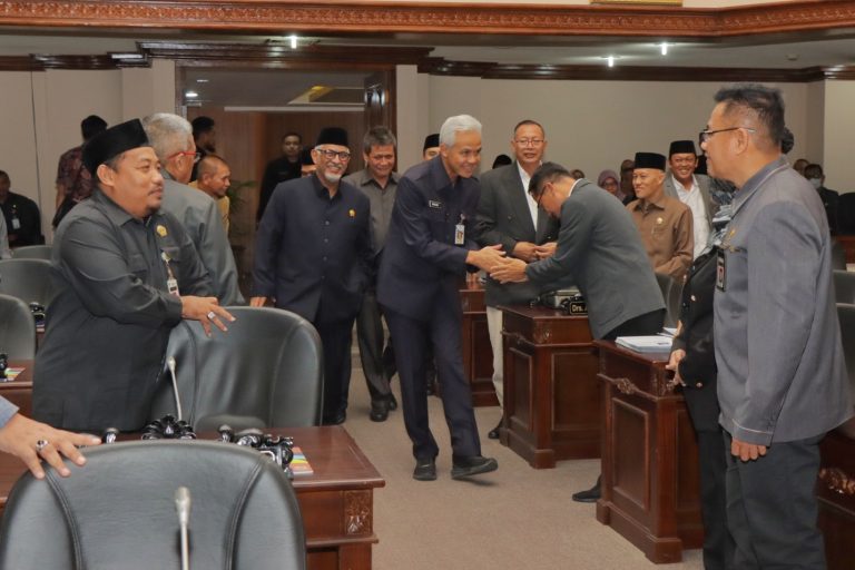 RAPAT PARIPURNA: LKPj Gubernur 2022 & Laporan Reses 2023