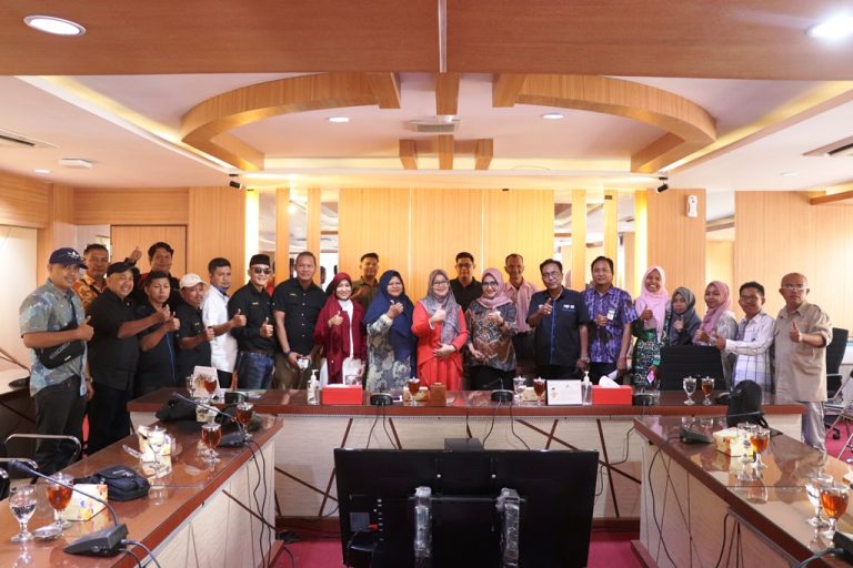 Wartawan DPRD Sumbar Diskusi soal Pemberitaan Gedung Berlian