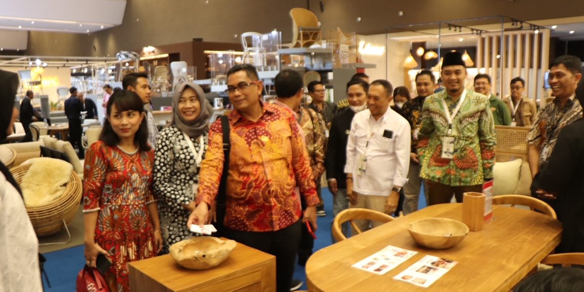 Komisi B Dukung Pengembangan Industri Mebel