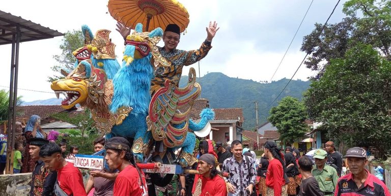 MEDIA TRADISIONAL: Brebes Harus Mampu Jaga Kesenian Tradisionalnya
