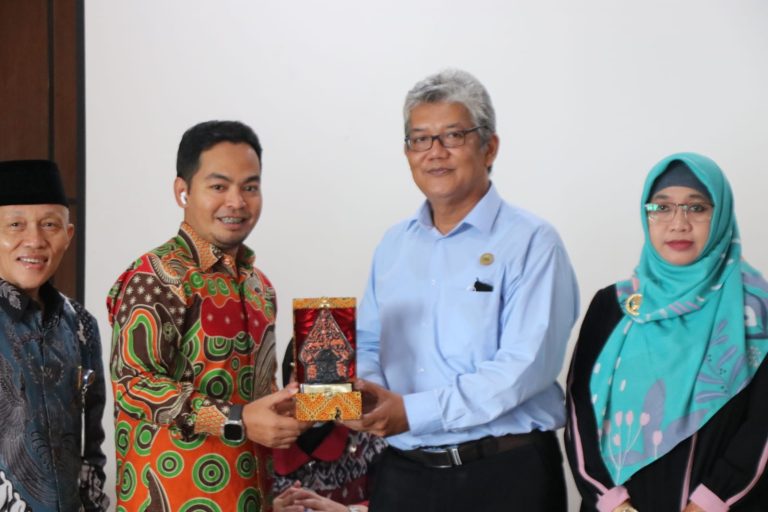 Perlu, Layanan Konsultasi Perempuan & Anak Korban Kekerasan
