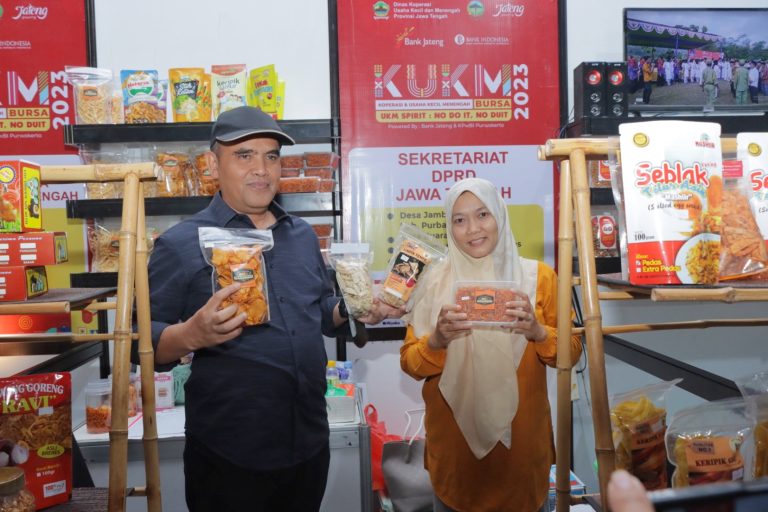 BURSA KUMKM 2023: Produk dari Desa Binaan Setwan Jateng Diperkenalkan