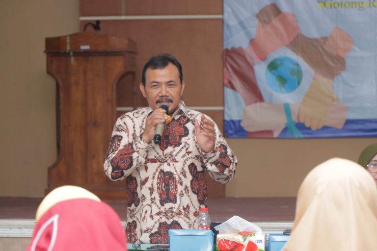 PENGUATAN DEMOKRASI DAERAH: Gotong Royong Membangun Peradaban