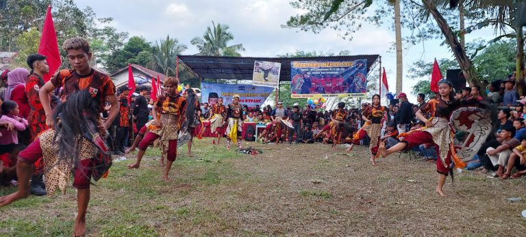 MEDIA TRADISIONAL: Perkuat Budaya Daerah melalui Kuda Kepang Khas Purbalingga 