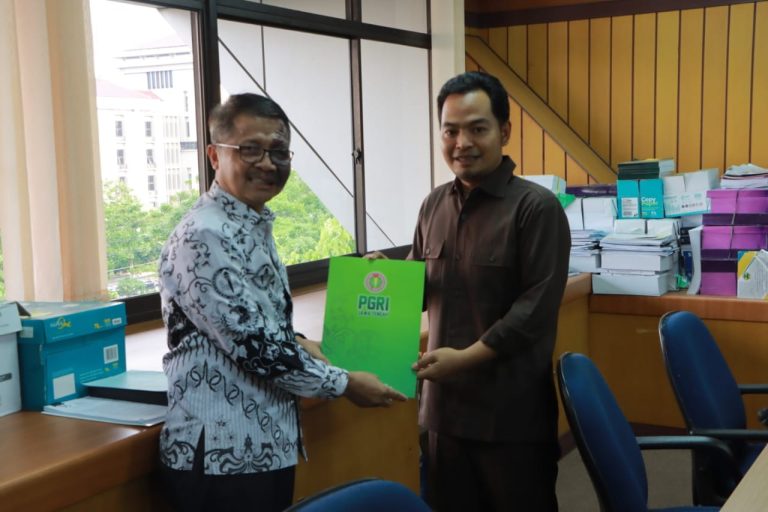 Komisi E Dukung PGRI Tuntaskan Nasib Guru Honorer