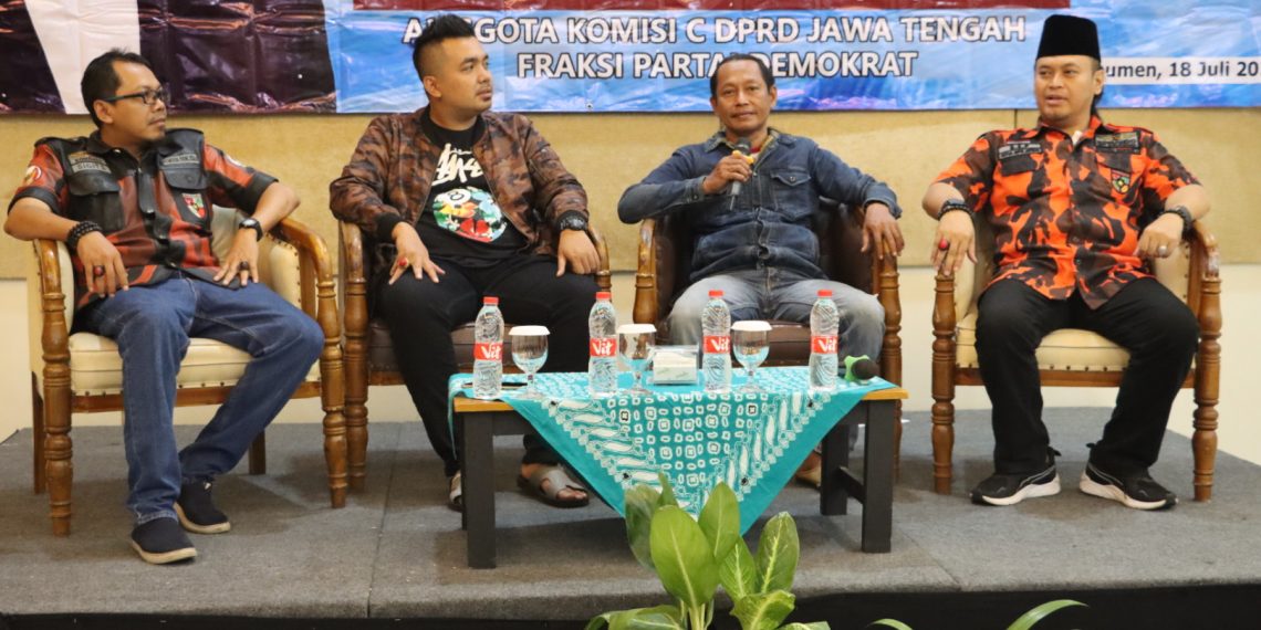 SOSIALISASI PERDA: Pentingnya Penguatan Kelembagaan Ormas di Tengah Masyarakat