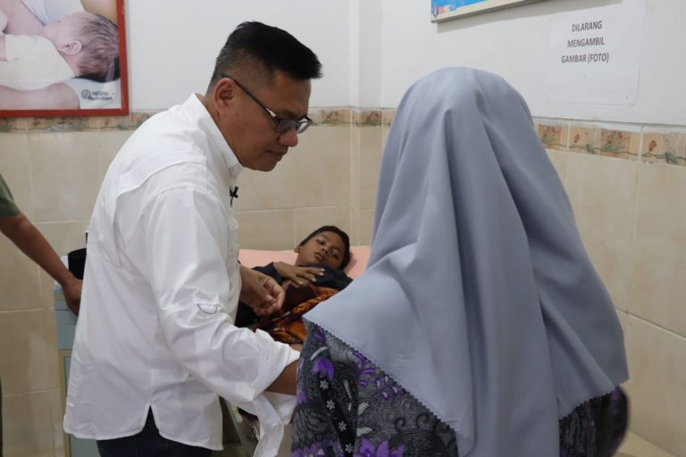 DIALOG PROAKTIF : Umar Berikrar Terus Peduli bagi Masyarakat Brebes