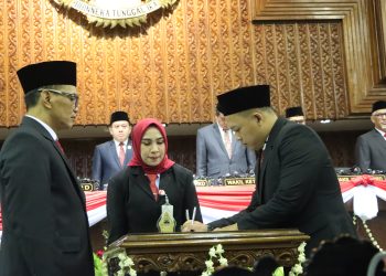 RAPAT PARIPURNA: Pengucapan Sumpah Anggota DPRD PAW