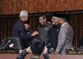 RAPAT PARIPURNA: Pengumuman Akhir Masa Jabatan Gubernur 2018-2023