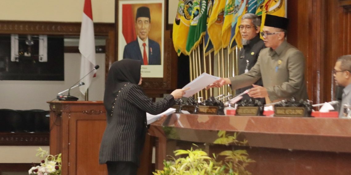 RAPAT PARIPURNA: Penjelasan Gubernur atas Nota Keuangan Perubahan APBD 2023 