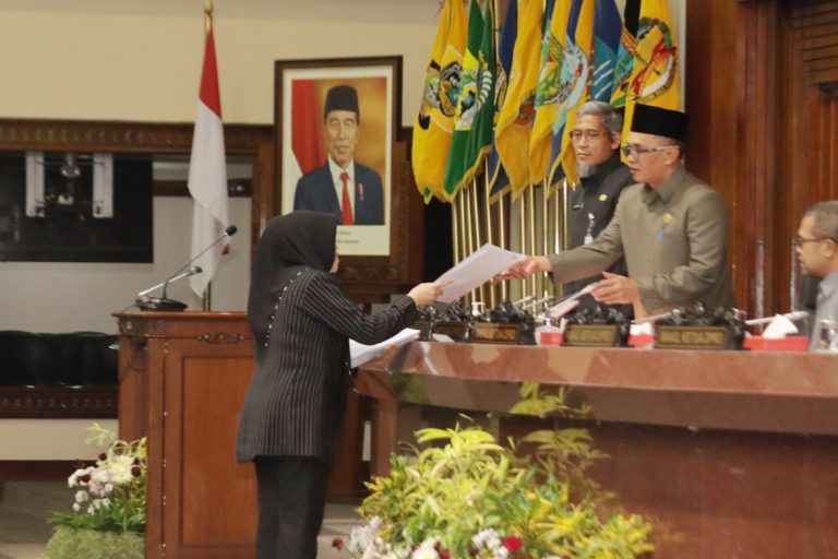 RAPAT PARIPURNA: Penjelasan Gubernur atas Nota Keuangan Perubahan APBD 2023 