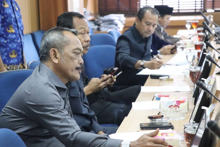 Pansus Jamkrida Diskusikan Raperda bersama OPD